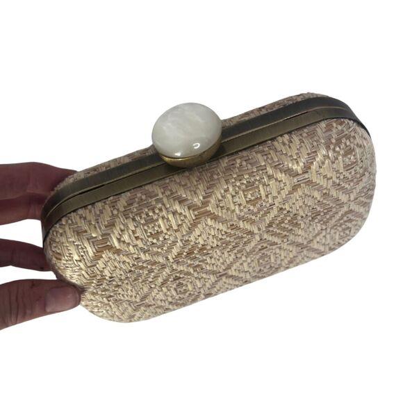 Urban Expressions Large Pearl Clasp Straw Rattan Crossbody Clutch‎ - Picture 1 of 9